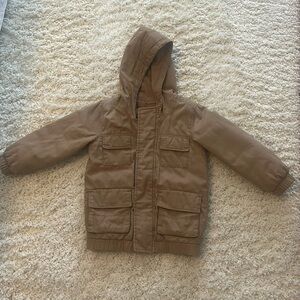 Old Navy hooded boys utility coat in khaki size 4T. Excellent condition.